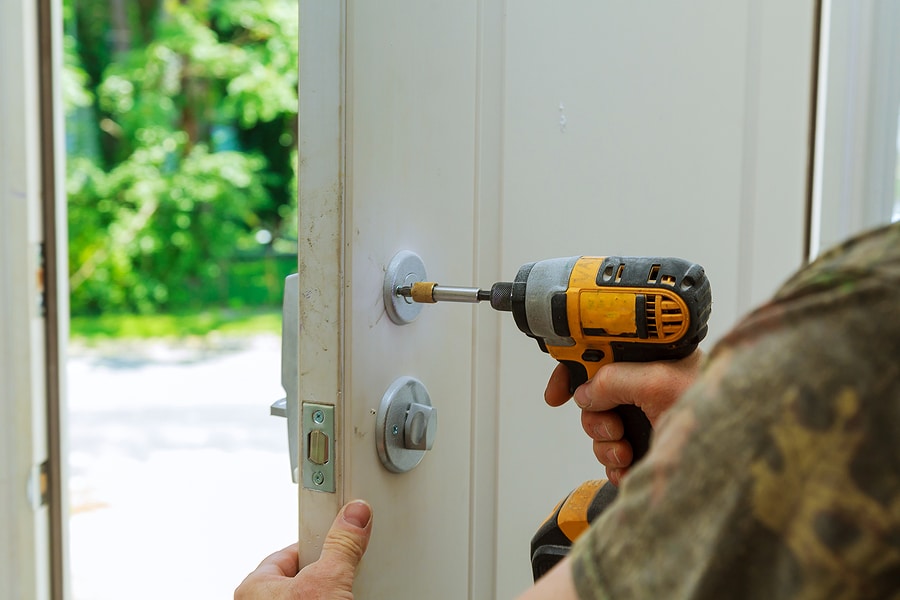 When to Call a 24/7 Emergency Locksmith